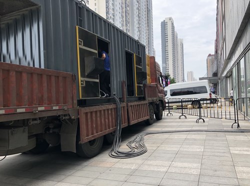 九合垸原种场柴油发电机空气滤清器在不同季节的更换周期是否有差异？