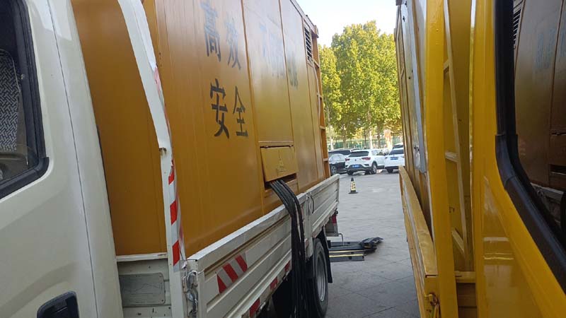 九合垸原种场如何判断柴油发电机组和UPS电源的切换时间是否符合要求？