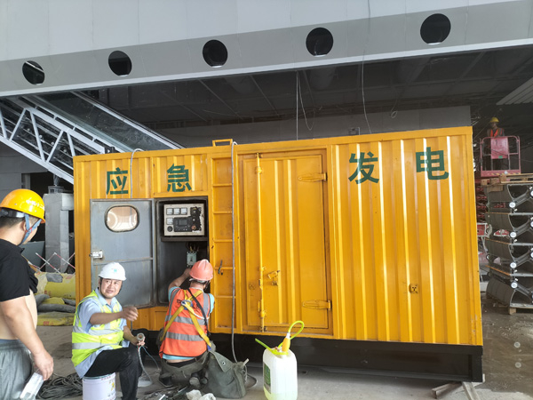 九合垸原种场怎样判断空气滤清器是否需要更换？